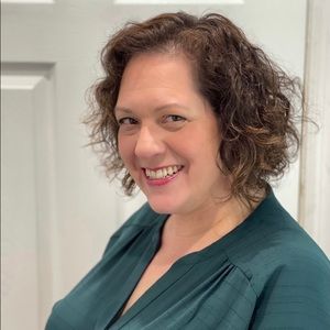 Meet your Posher, Maria Elena